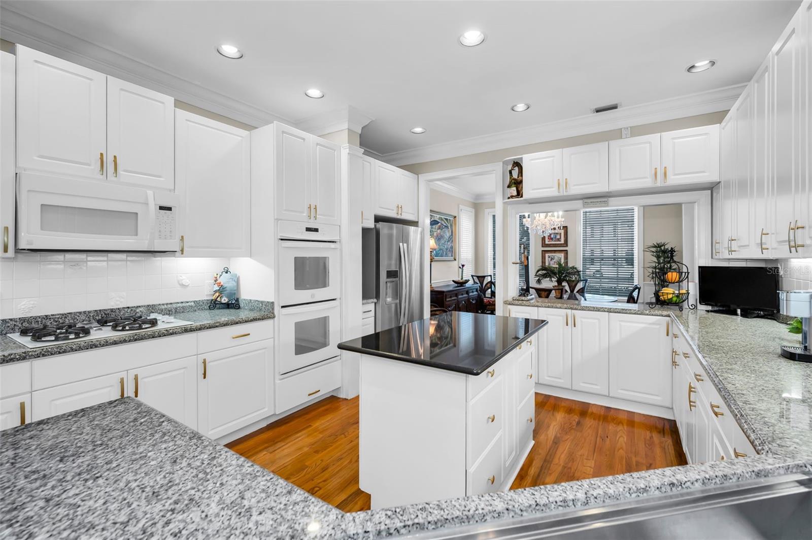 Image 17 of 84 For 4014 De Leon Street