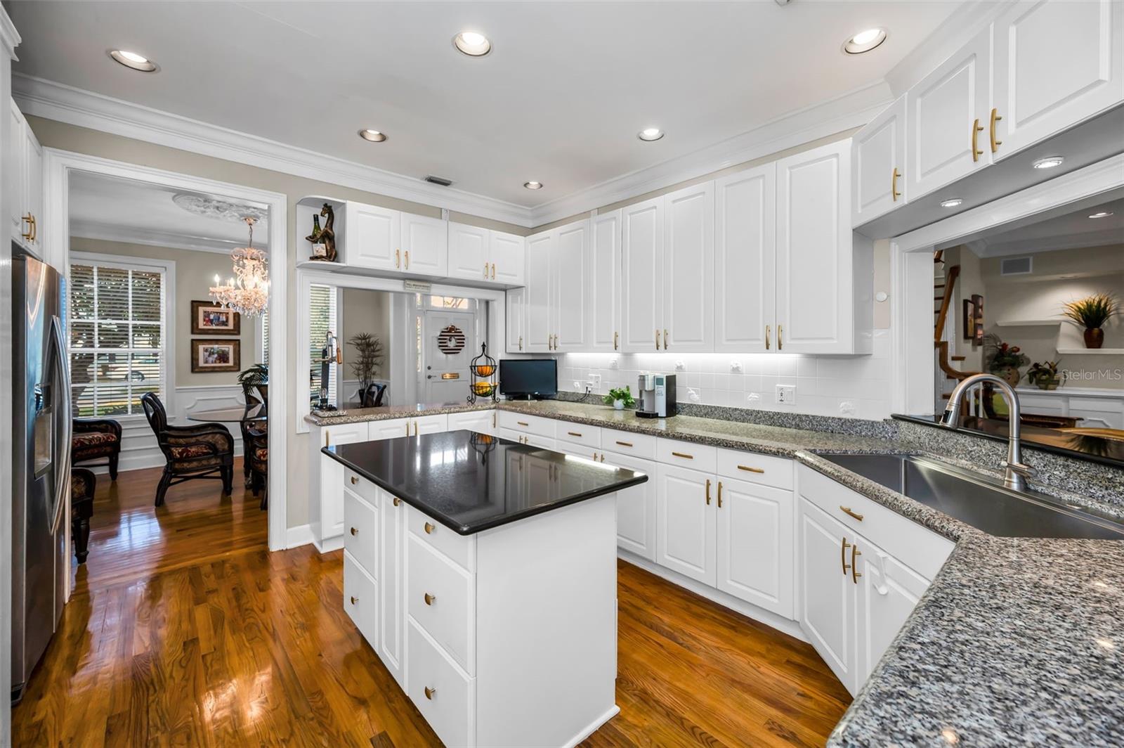 Image 18 of 84 For 4014 De Leon Street