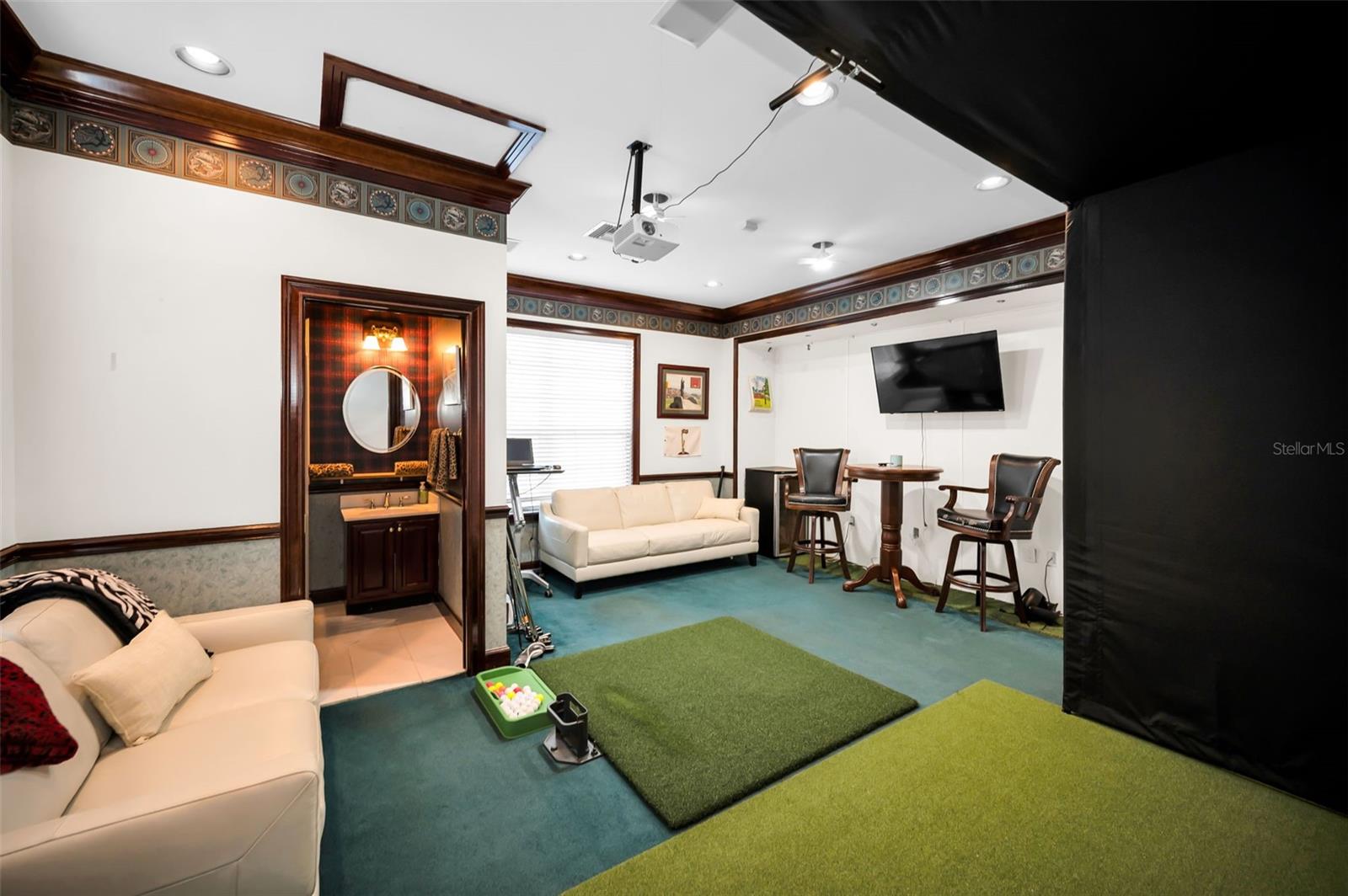 Image 44 of 84 For 4014 De Leon Street