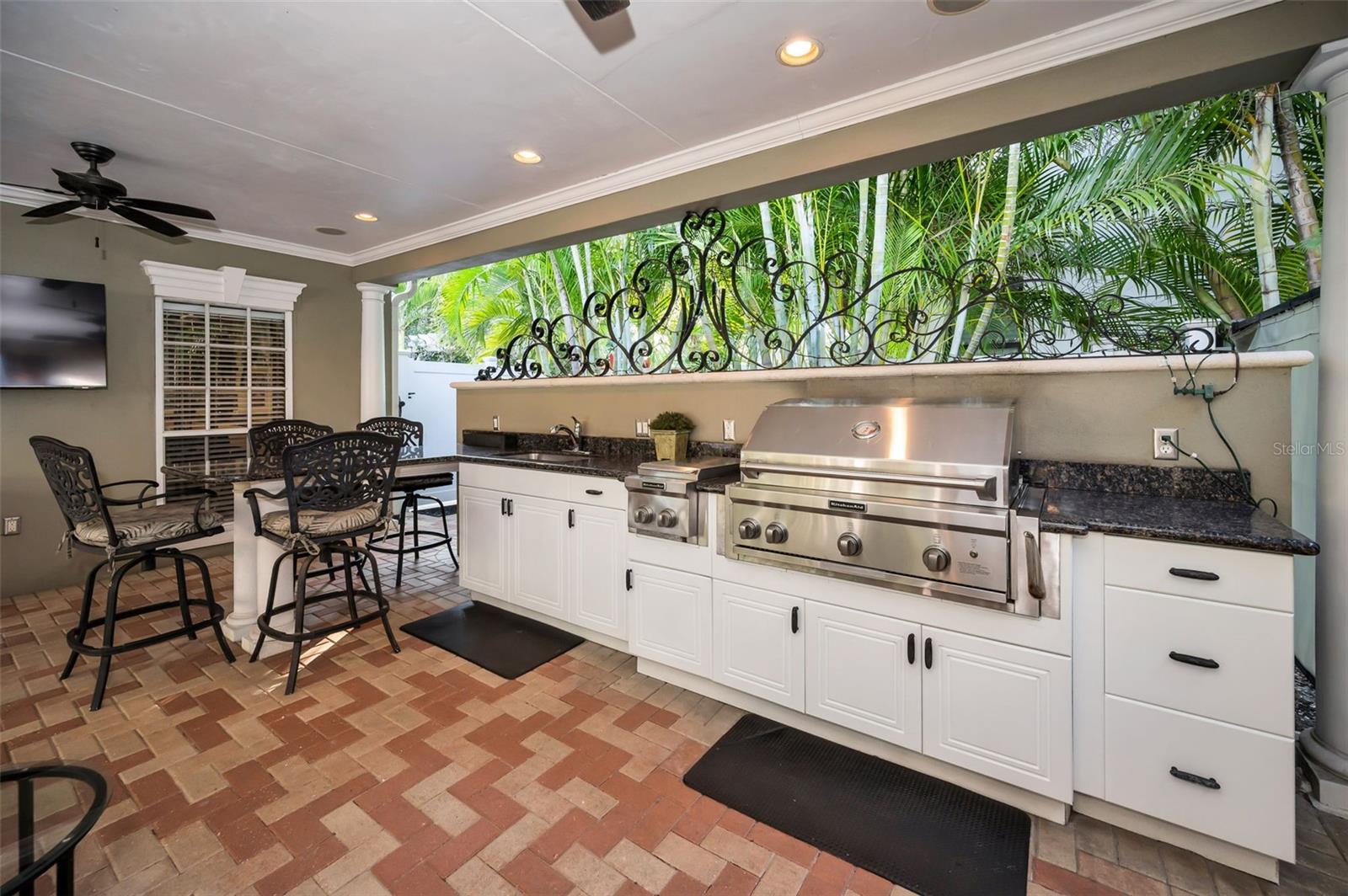 Image 47 of 84 For 4014 De Leon Street