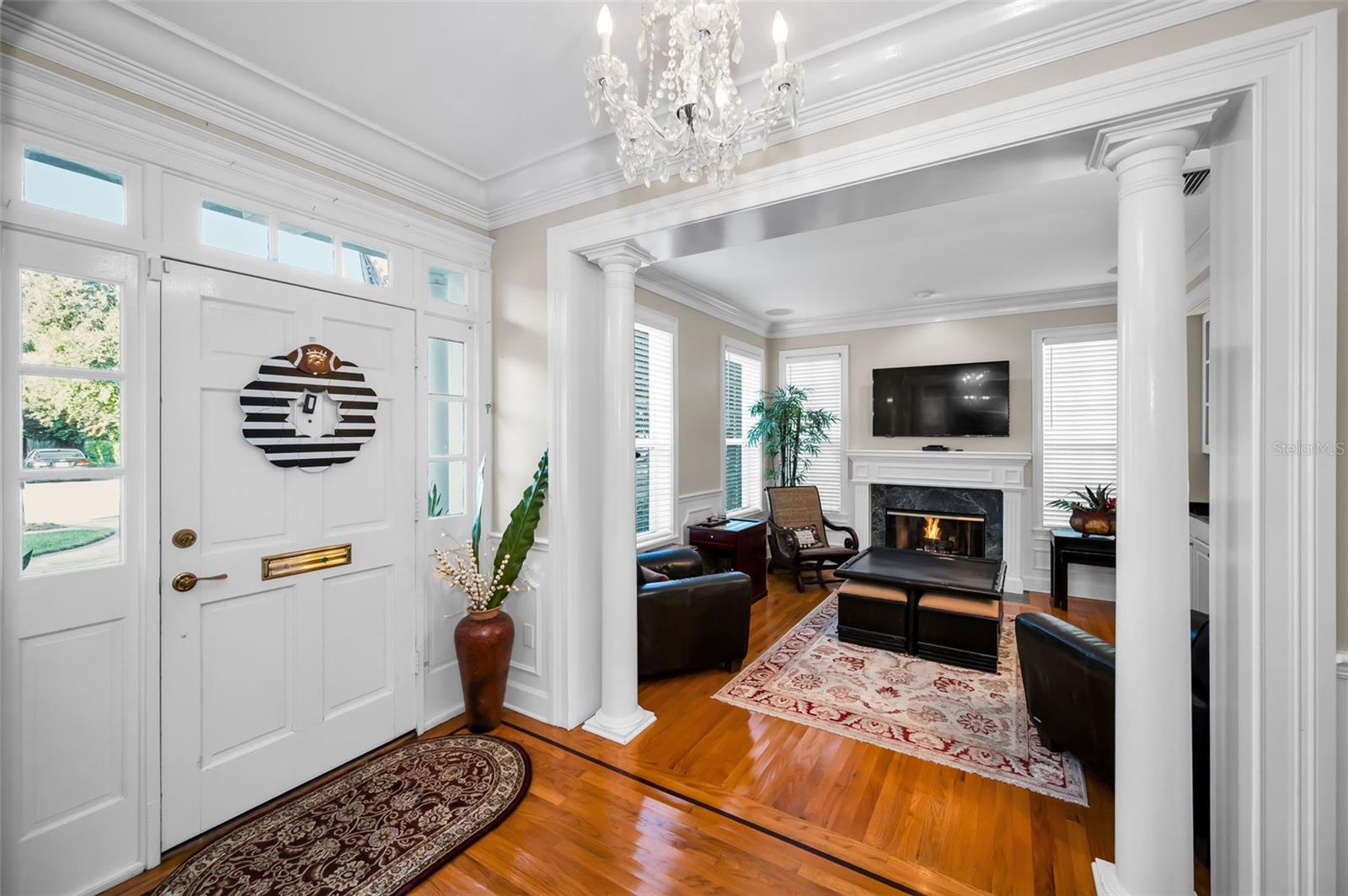 Image 9 of 84 For 4014 De Leon Street