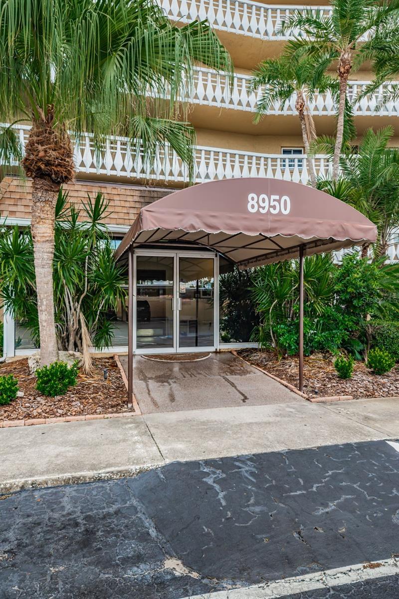 Image 4 of 57 For 8950 Park Boulevard 206