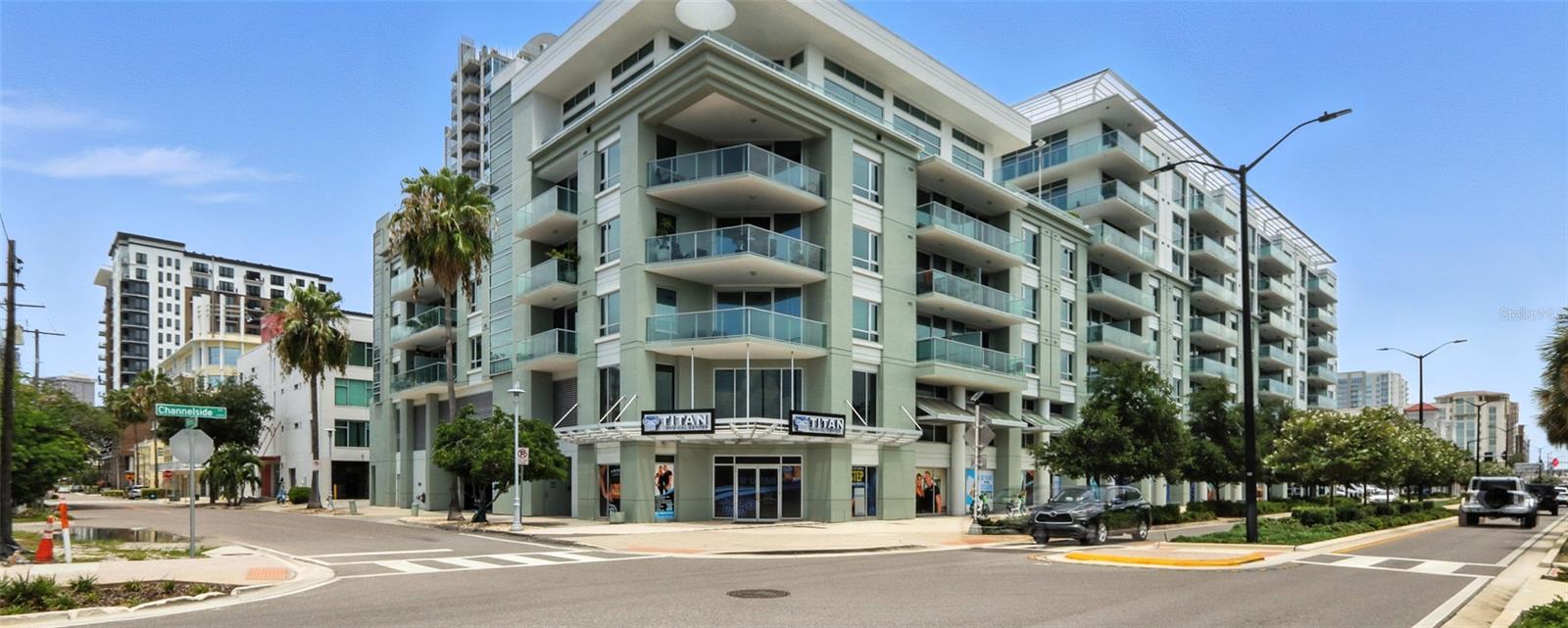Listing photo id 32 for 912 Channelside Drive 2601