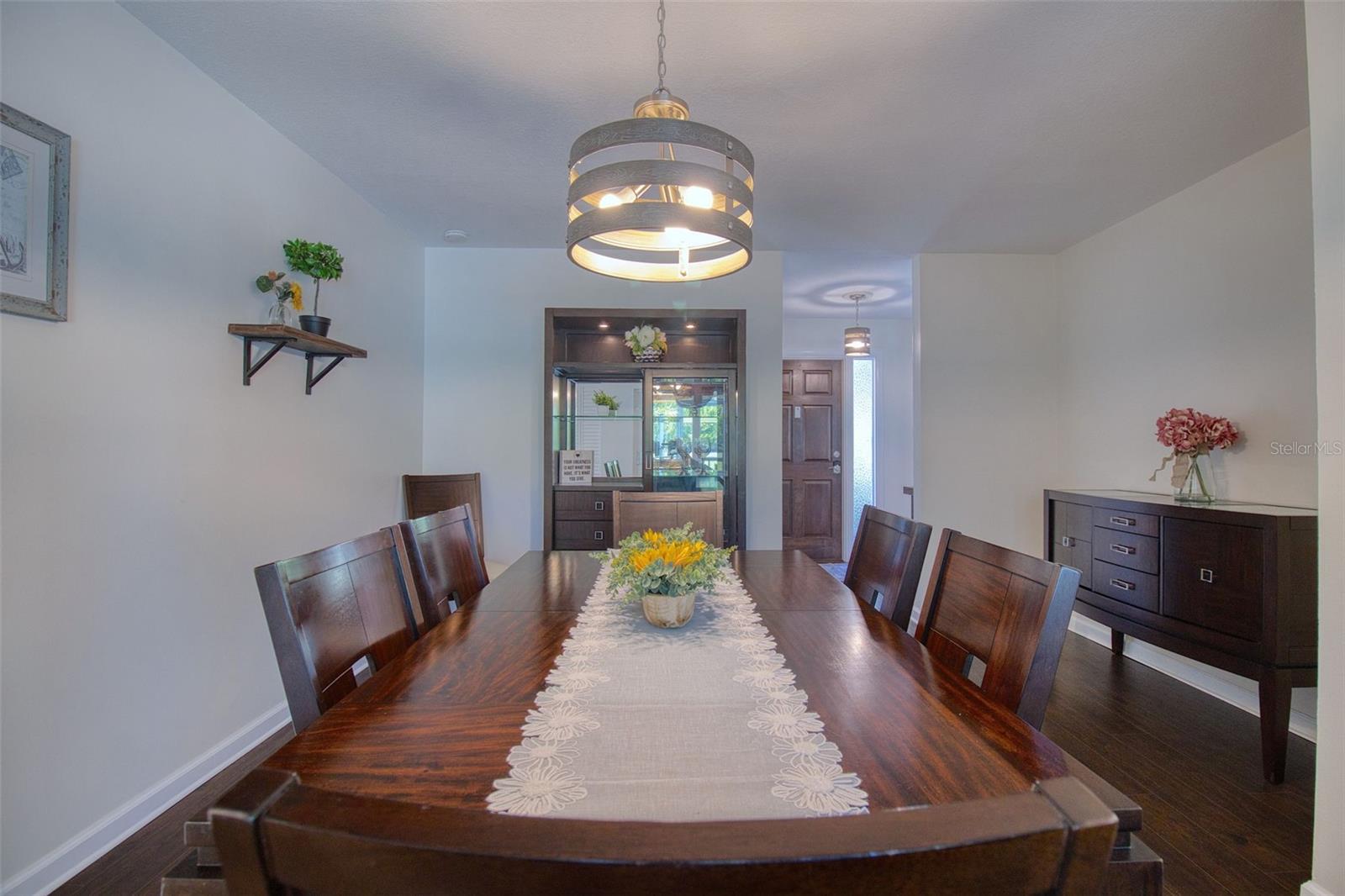 Listing photo id 20 for 2361 Hawthorne Drive