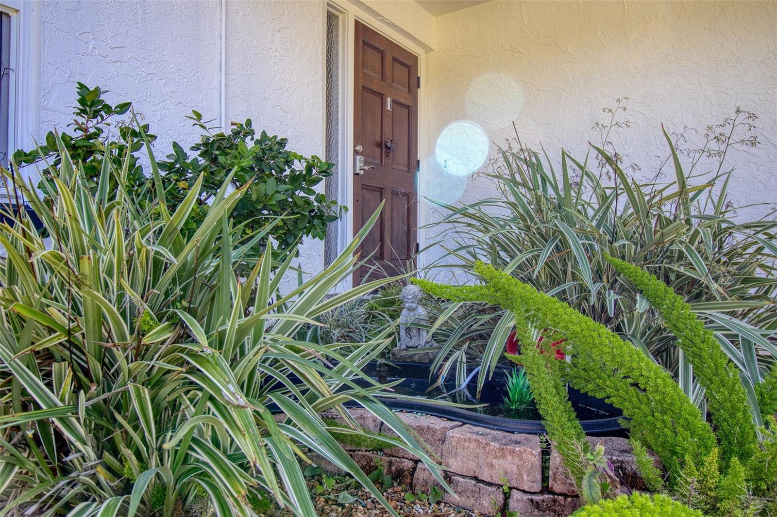 Listing photo id 1 for 2361 Hawthorne Drive