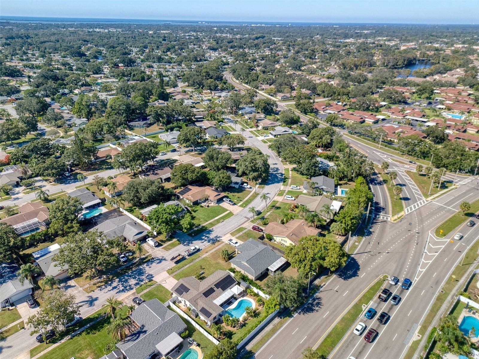 Listing photo id 50 for 2361 Hawthorne Drive