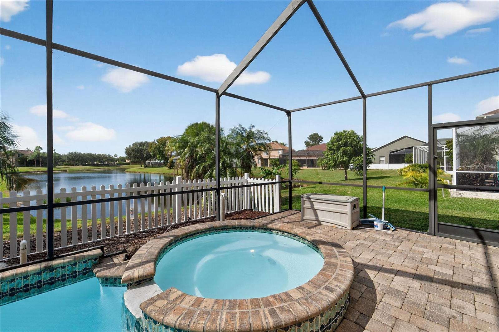 Listing photo id 9 for 10734 Banfield Drive