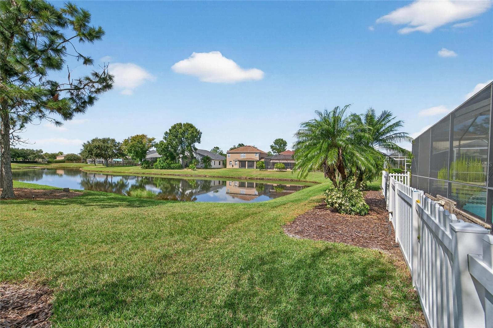 Listing photo id 14 for 10734 Banfield Drive