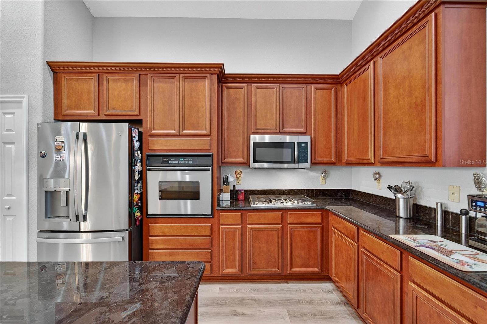 Listing photo id 25 for 10734 Banfield Drive