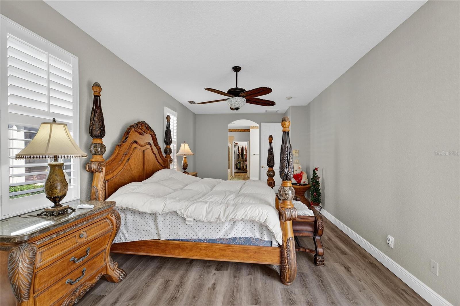 Listing photo id 31 for 10734 Banfield Drive