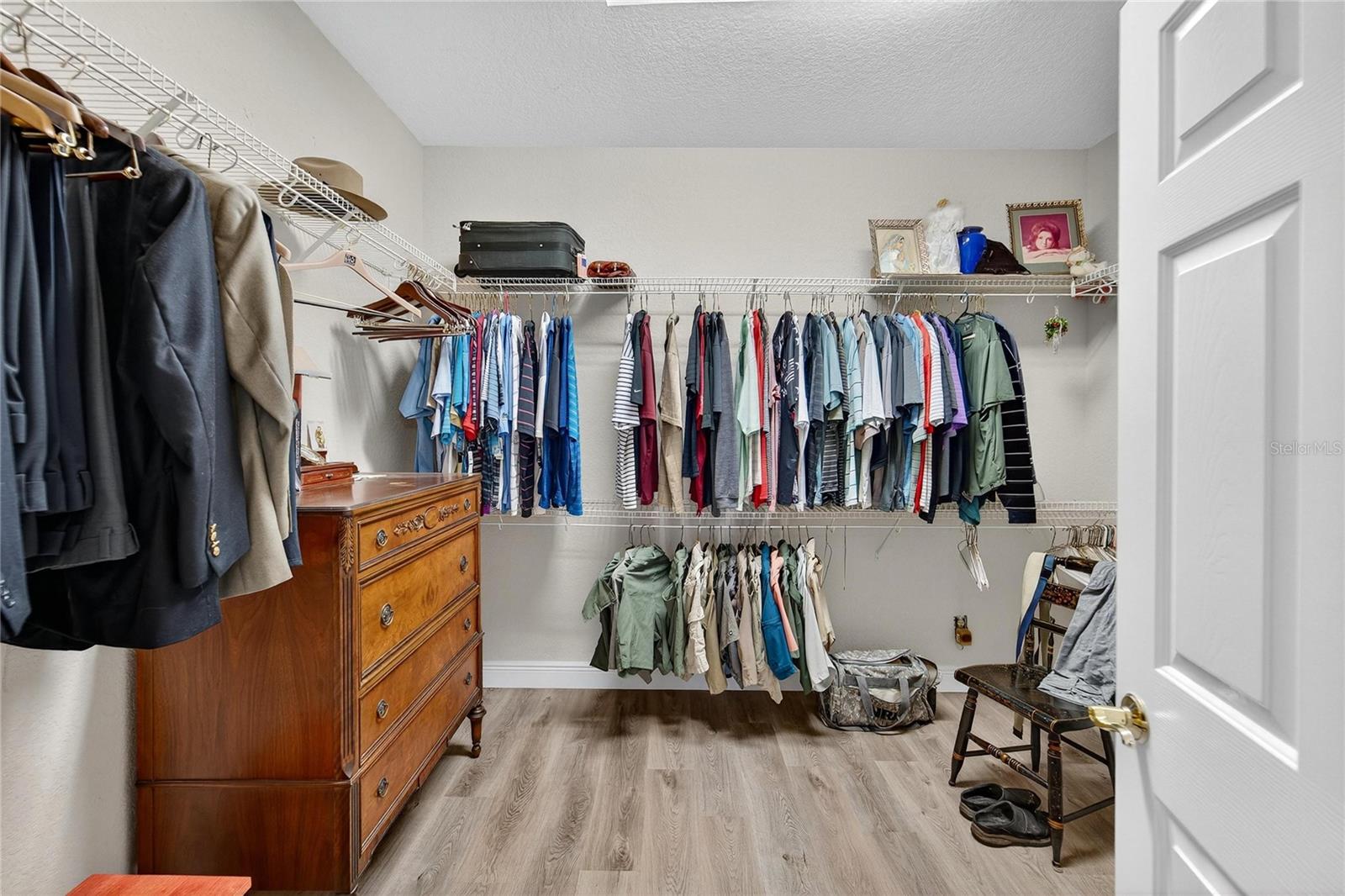 Listing photo id 35 for 10734 Banfield Drive