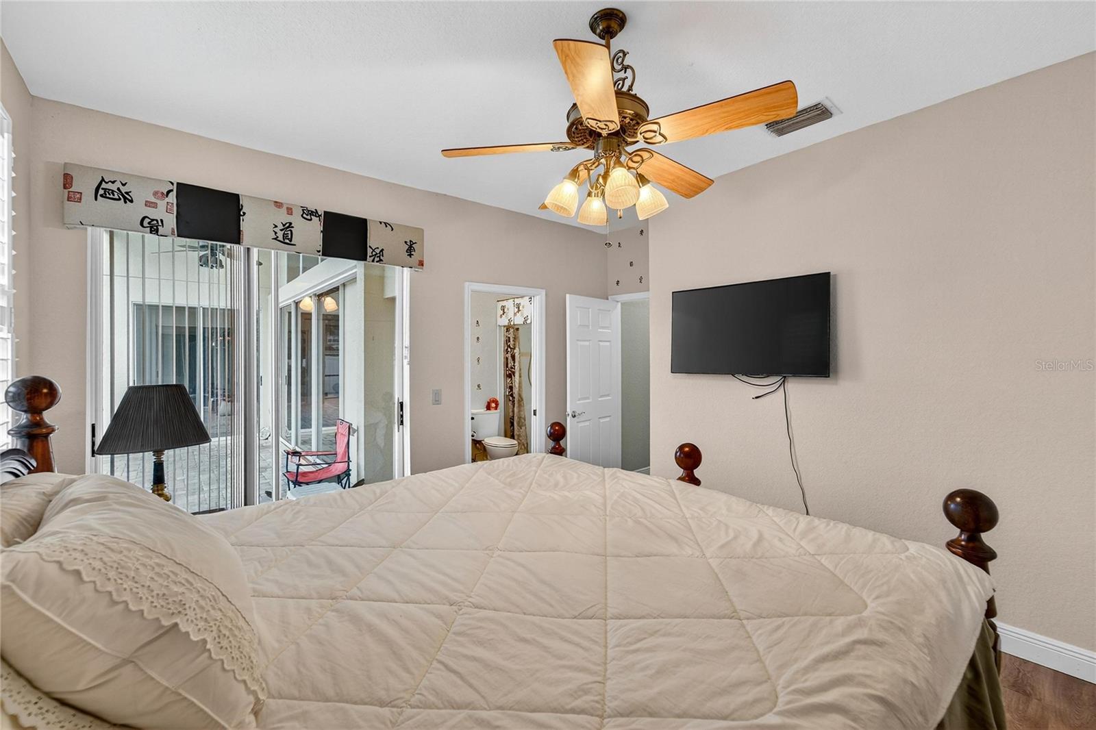 Listing photo id 37 for 10734 Banfield Drive