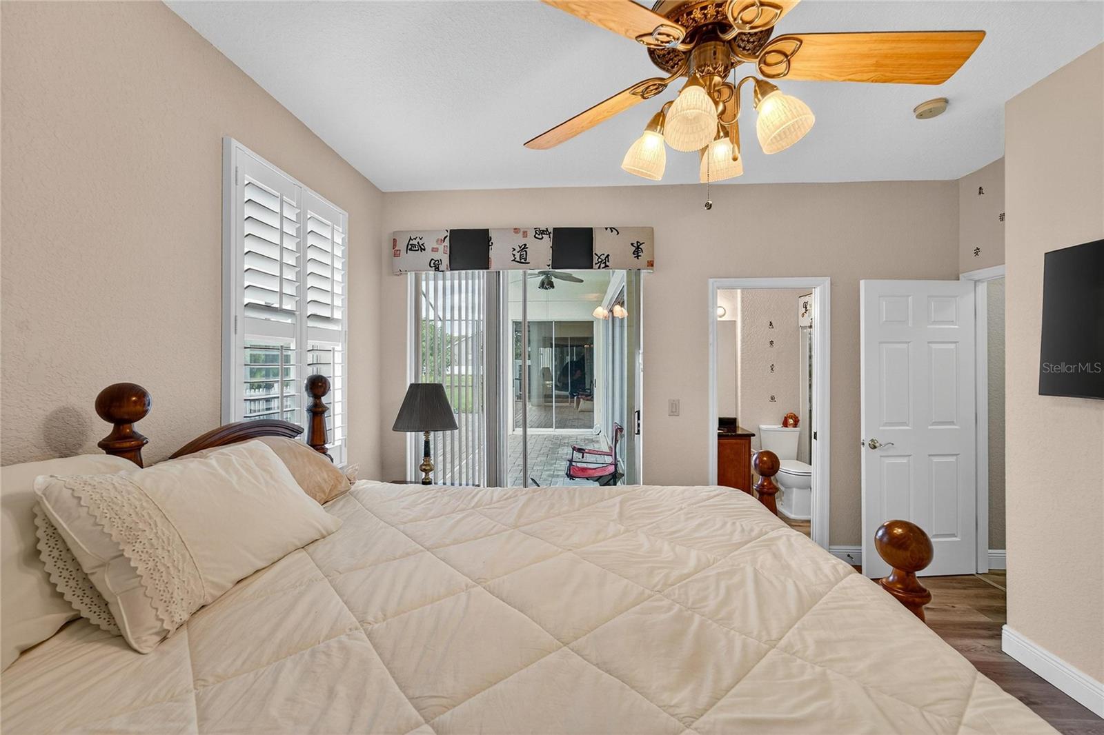 Listing photo id 39 for 10734 Banfield Drive