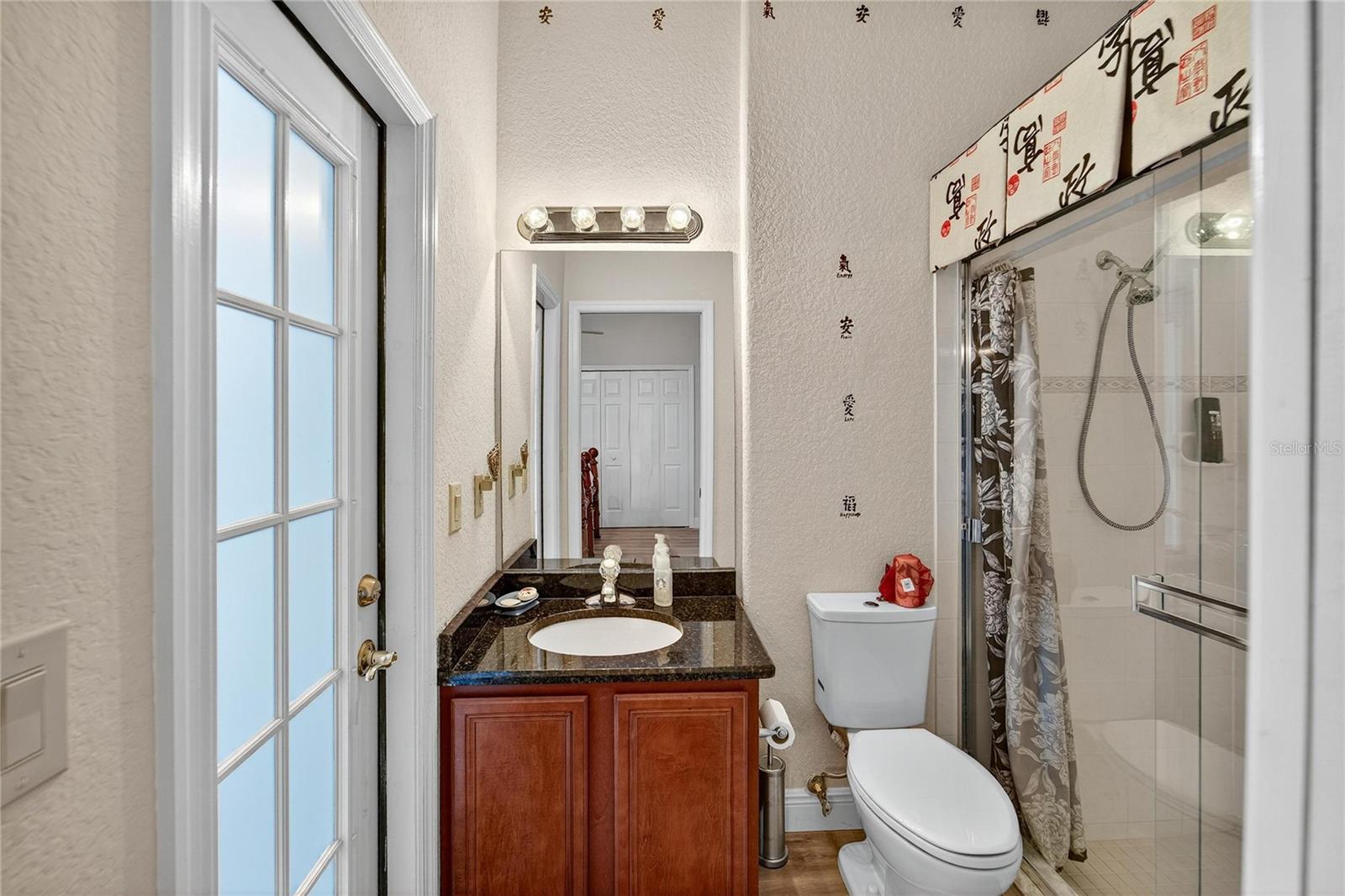 Listing photo id 40 for 10734 Banfield Drive