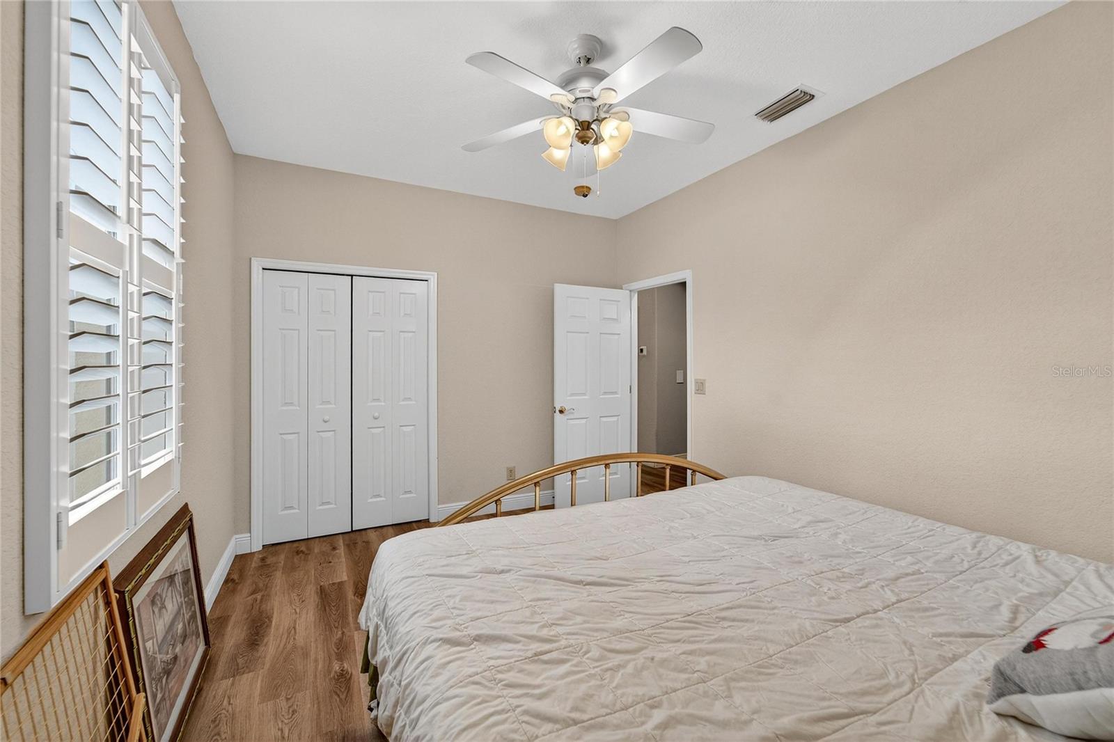 Listing photo id 42 for 10734 Banfield Drive