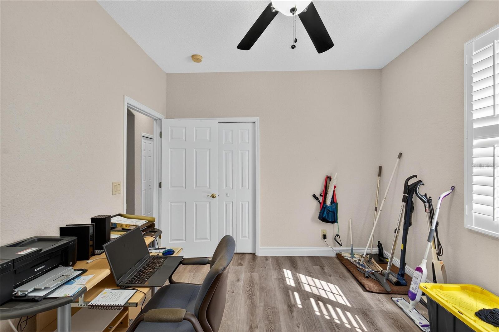 Listing photo id 43 for 10734 Banfield Drive