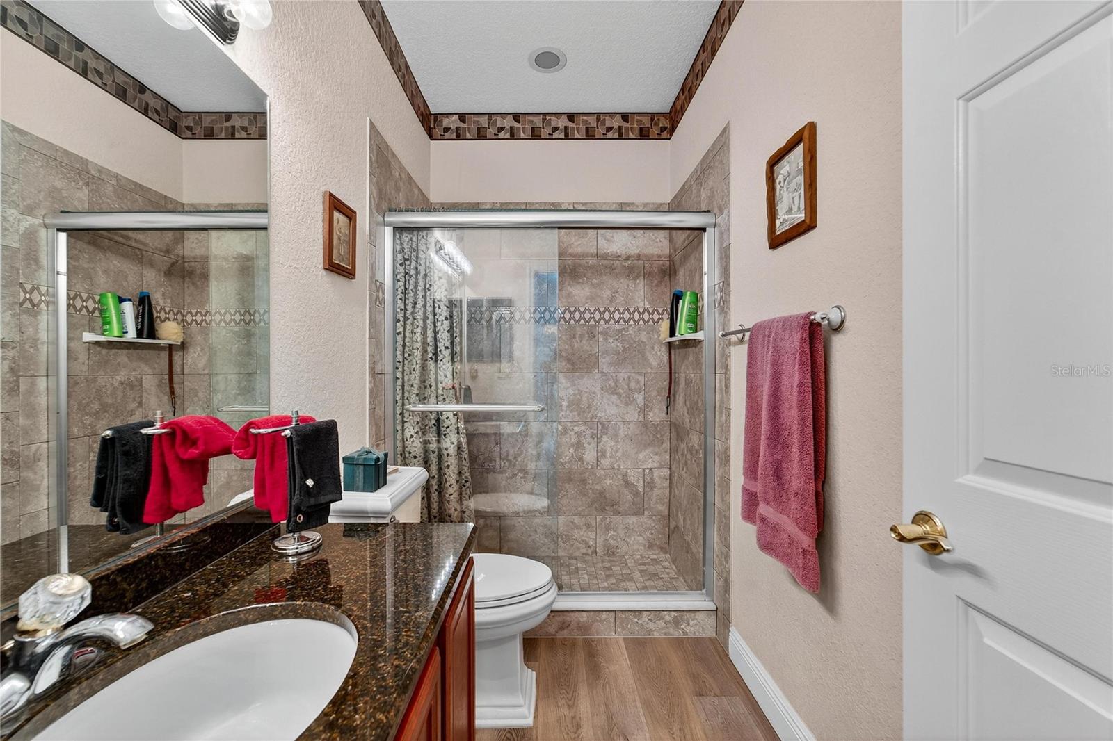 Listing photo id 45 for 10734 Banfield Drive