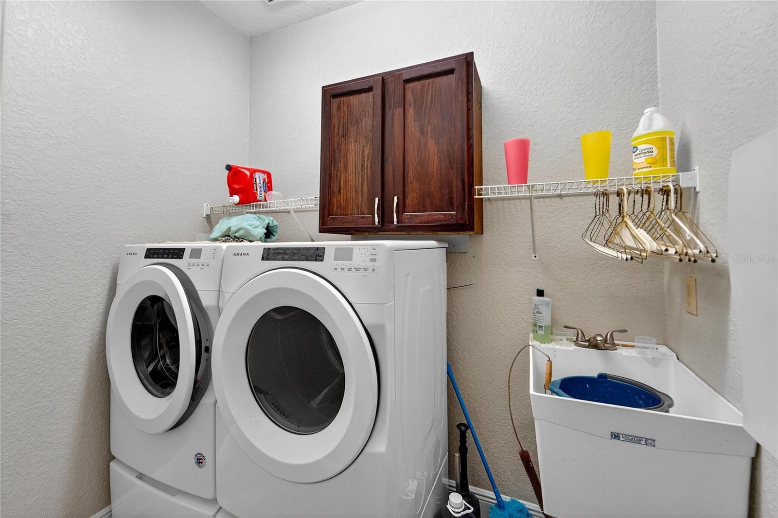 Listing photo id 46 for 10734 Banfield Drive