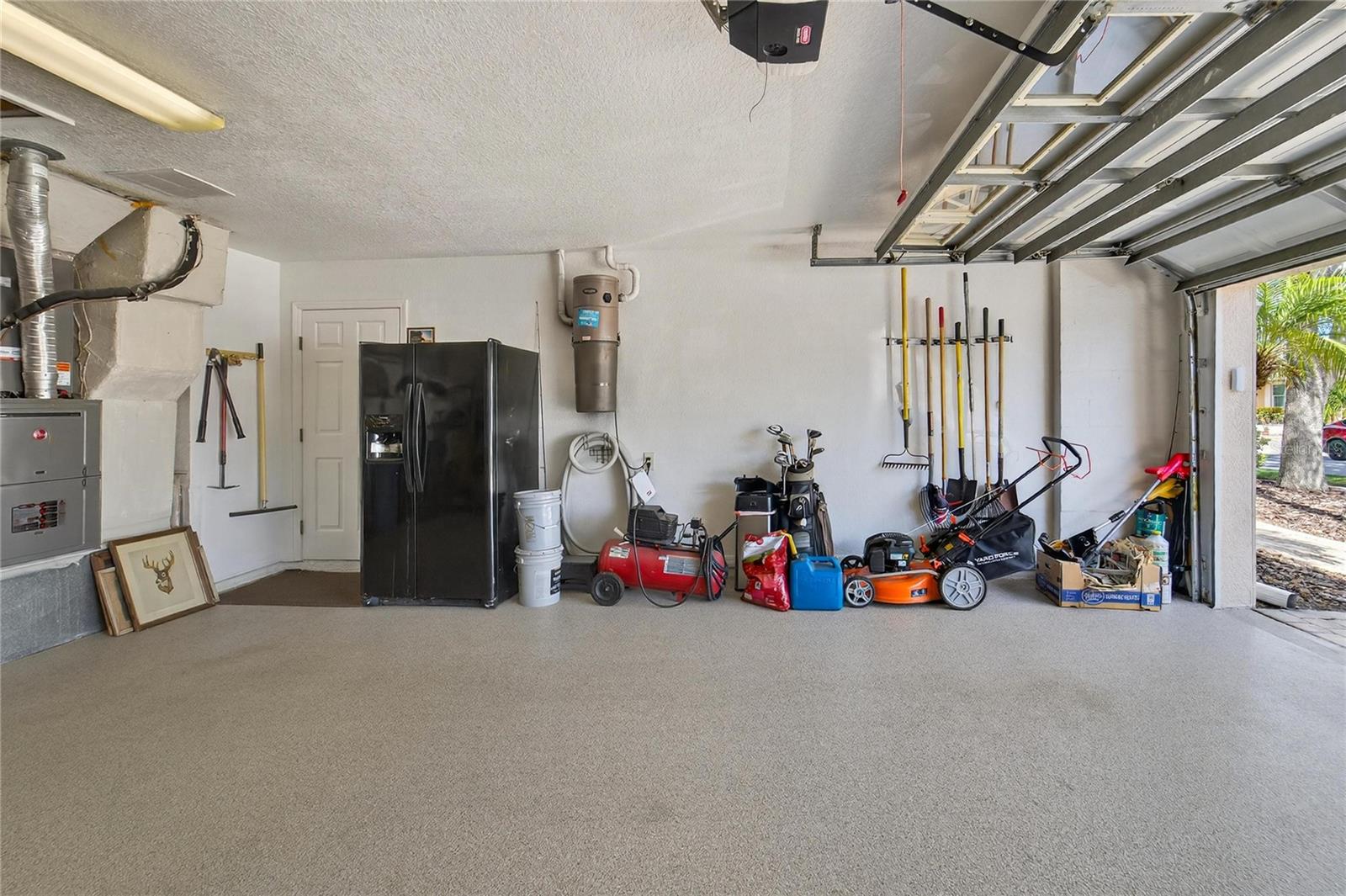 Listing photo id 48 for 10734 Banfield Drive