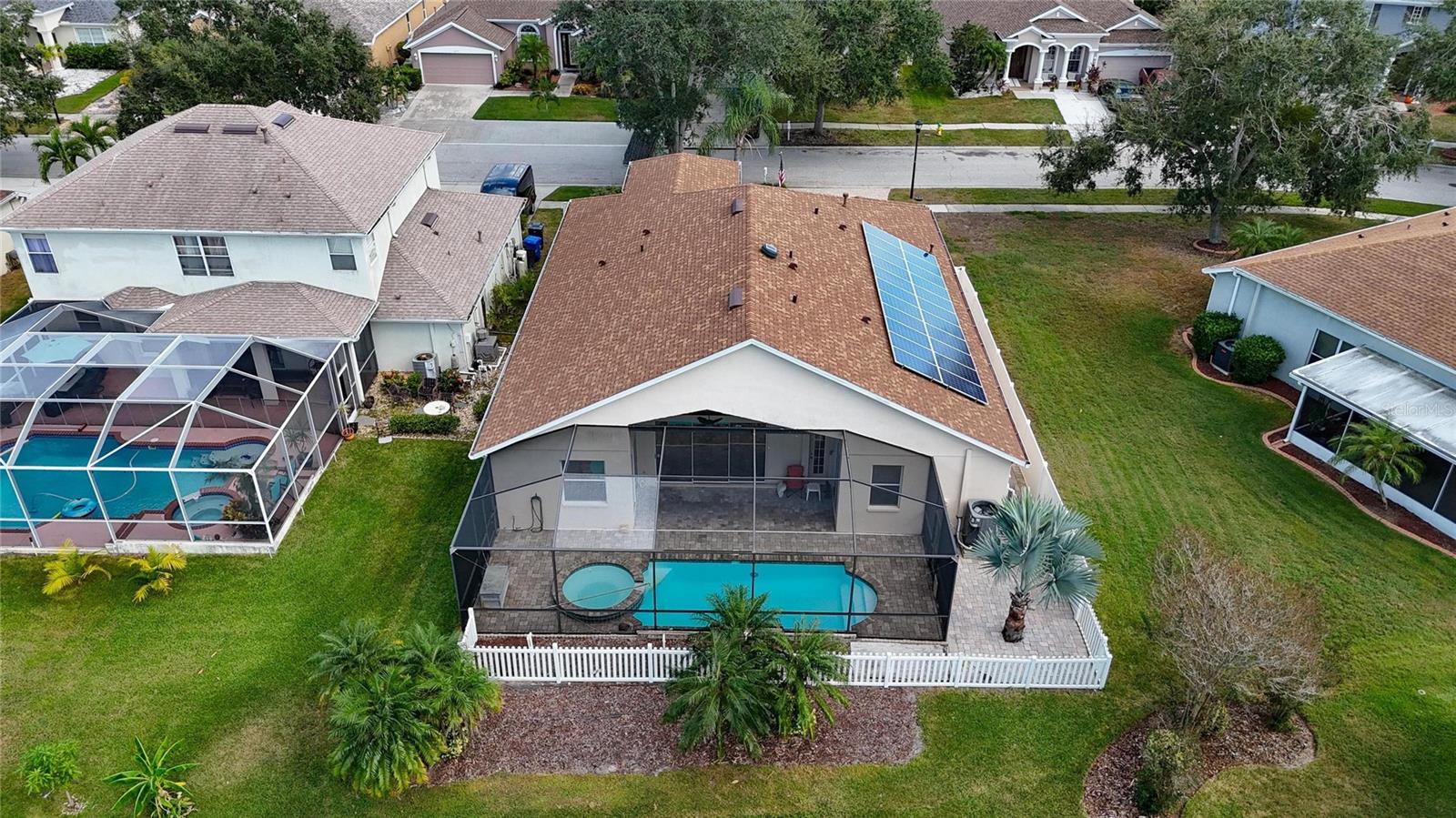 Listing photo id 53 for 10734 Banfield Drive