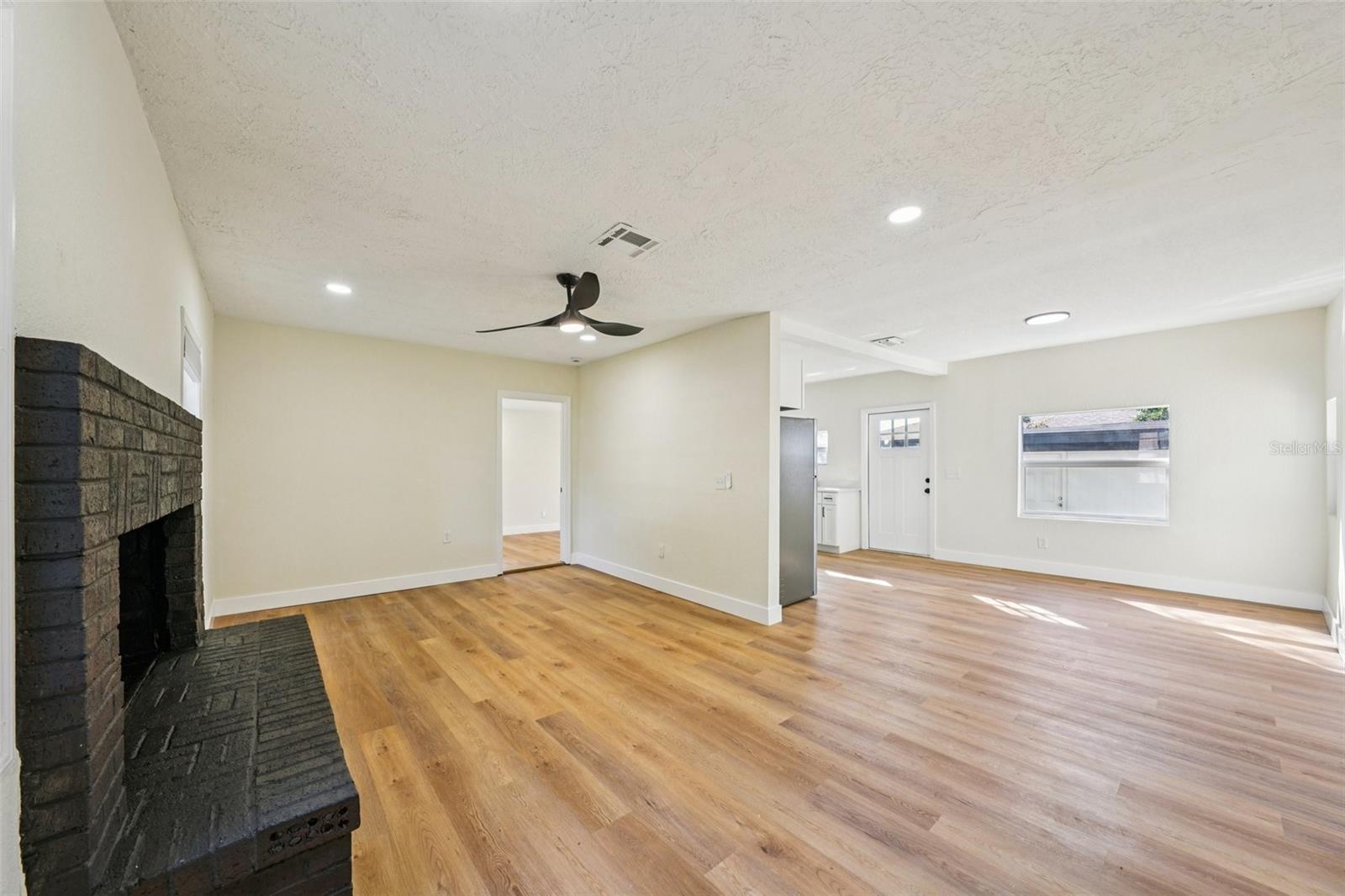 Image 10 of 40 For 12832 Campbell Lane