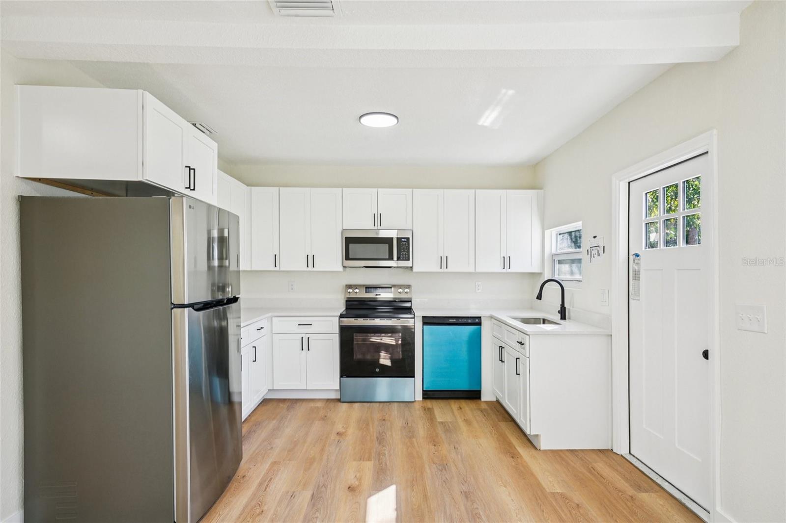 Image 14 of 40 For 12832 Campbell Lane