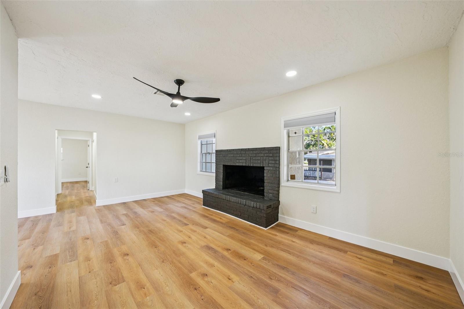 Image 2 of 40 For 12832 Campbell Lane