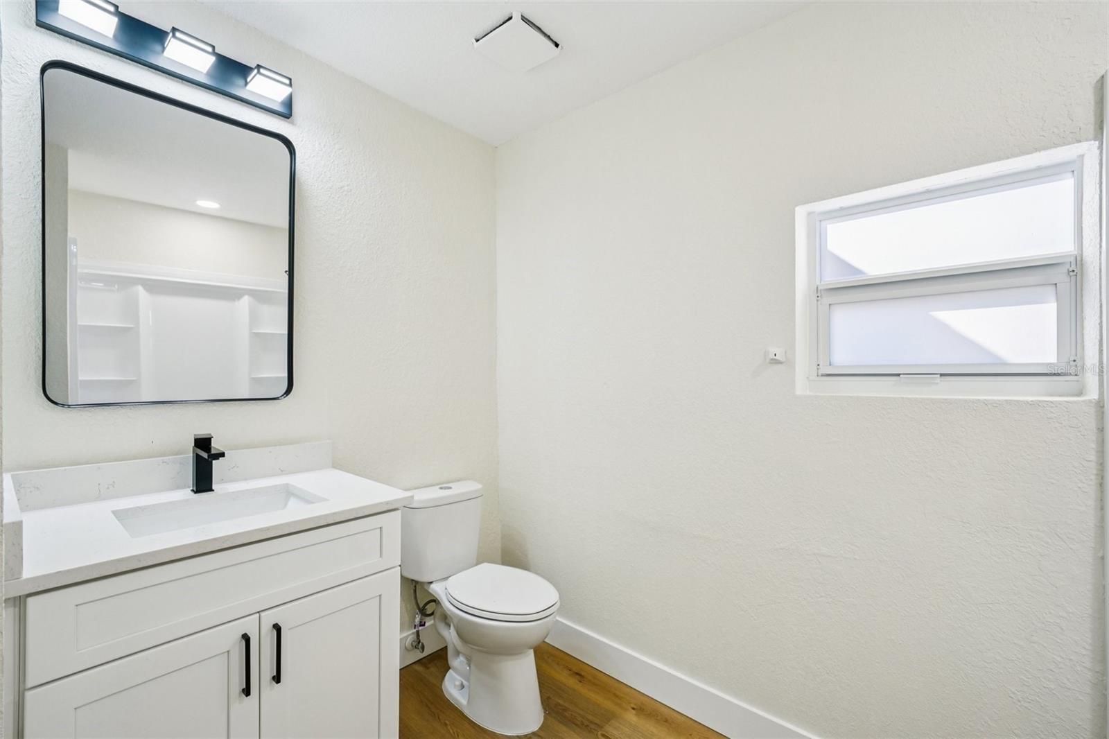 Image 22 of 40 For 12832 Campbell Lane