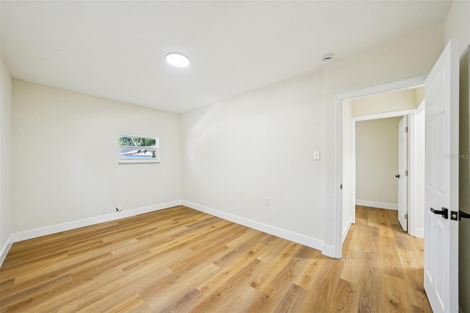 Image 29 of 40 For 12832 Campbell Lane