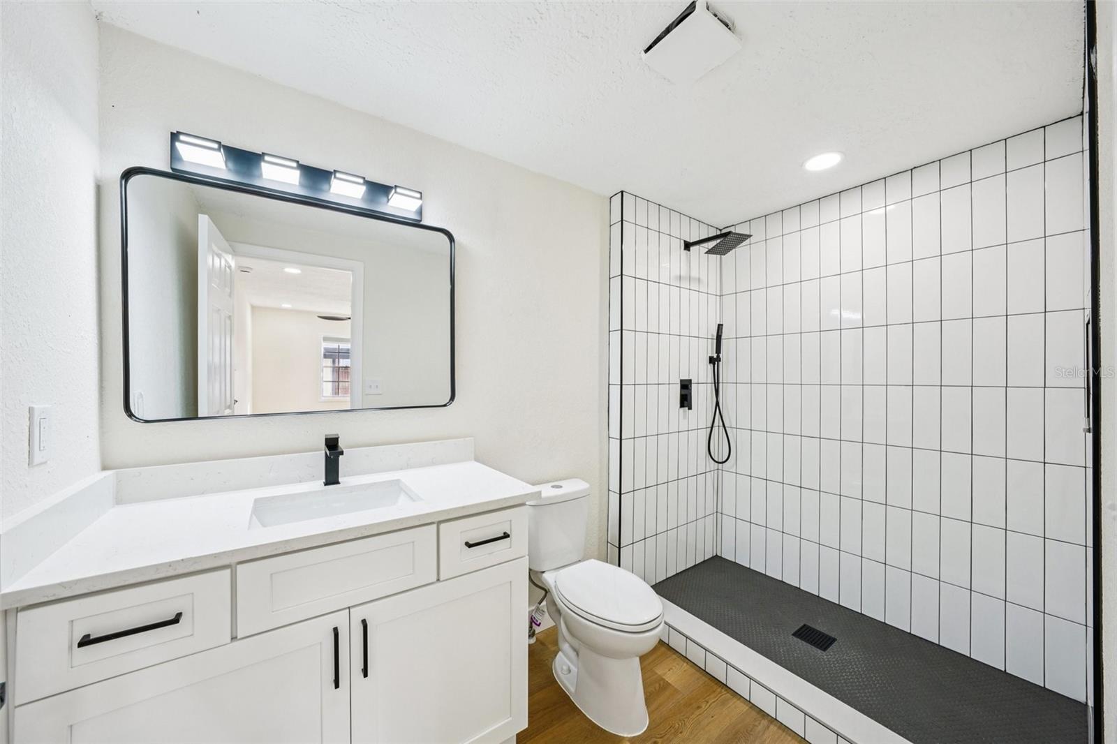 Image 5 of 40 For 12832 Campbell Lane