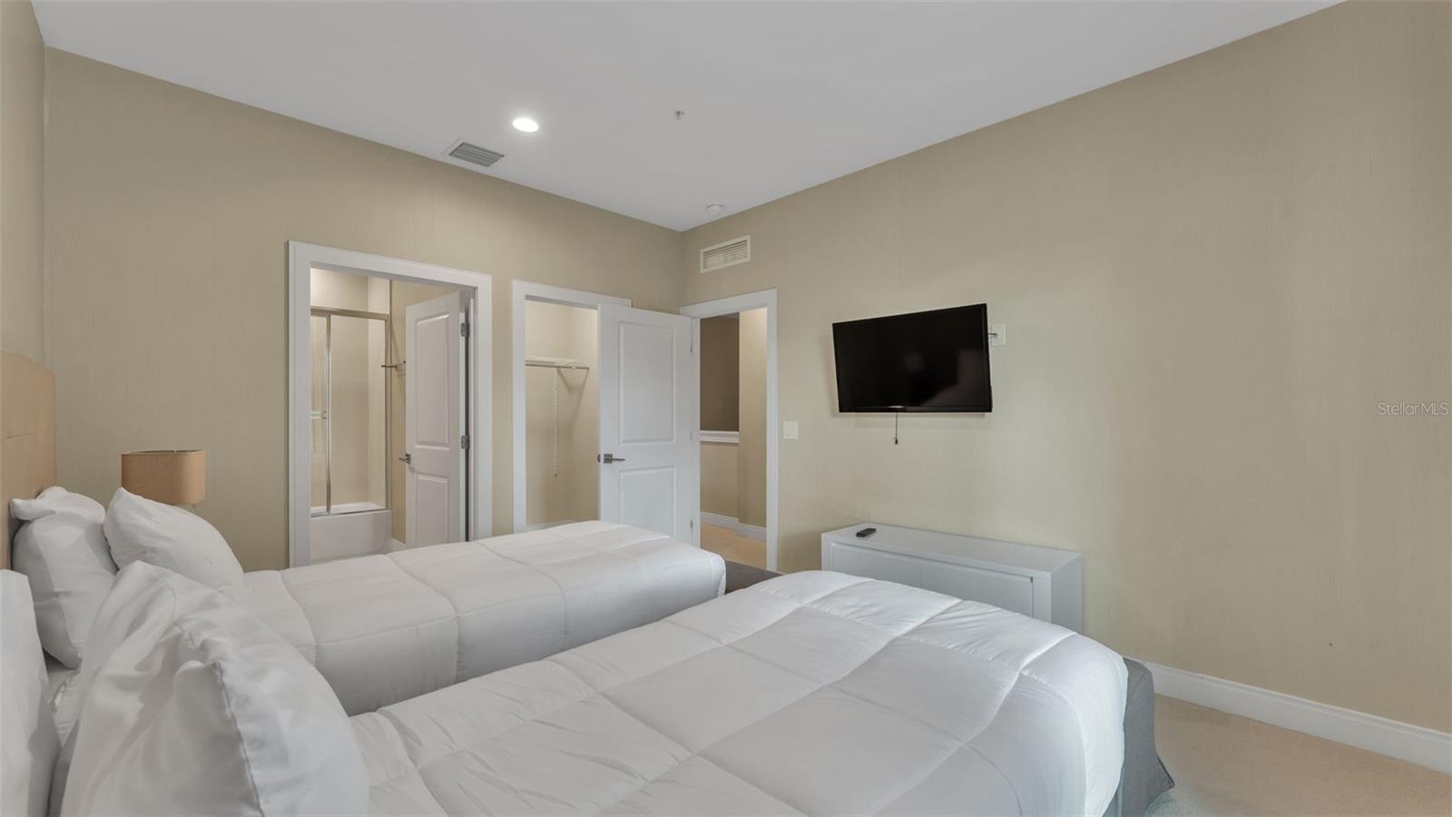 Image 32 of 64 For 3114 Brasilia Avenue