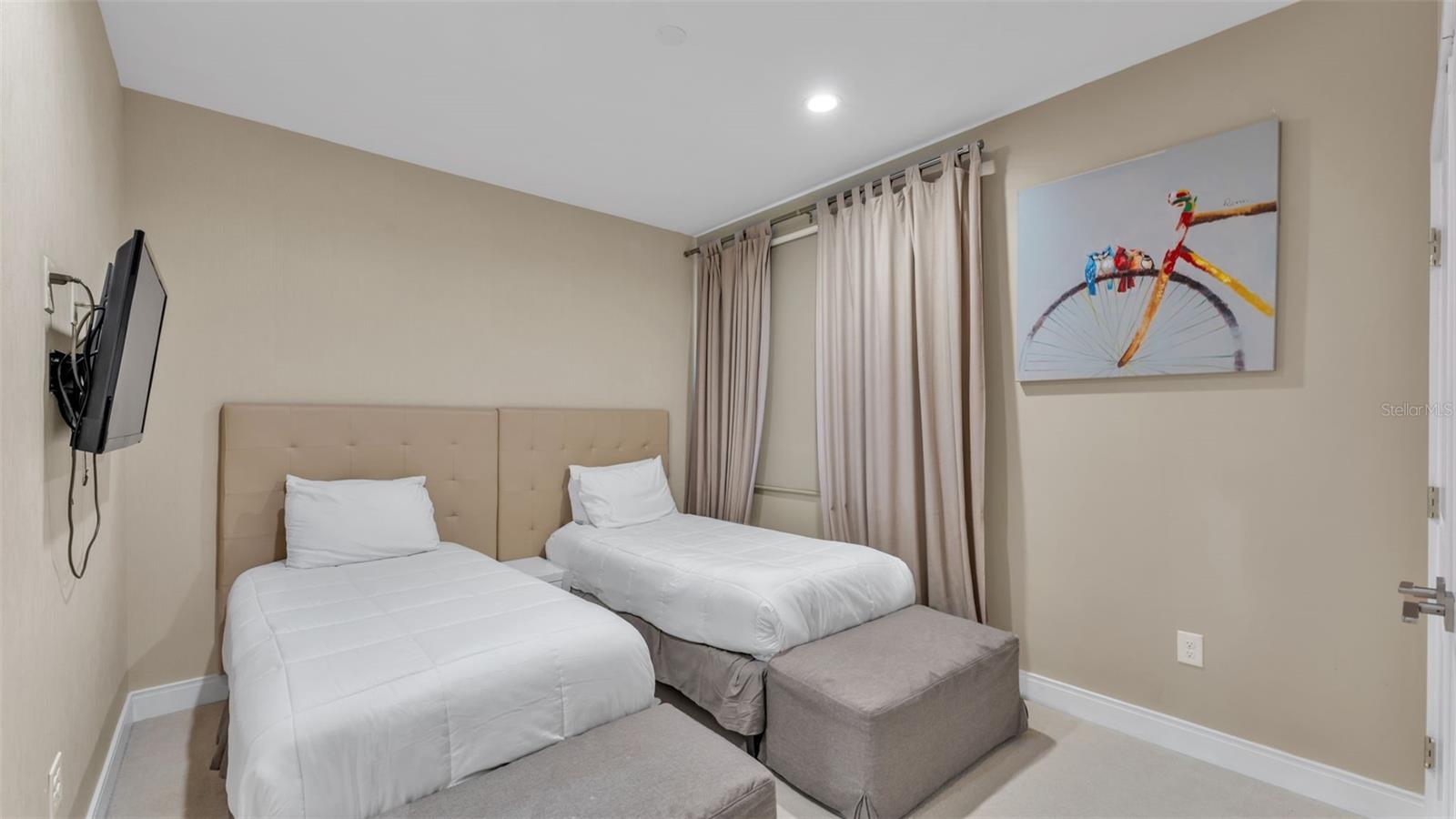 Image 37 of 64 For 3114 Brasilia Avenue