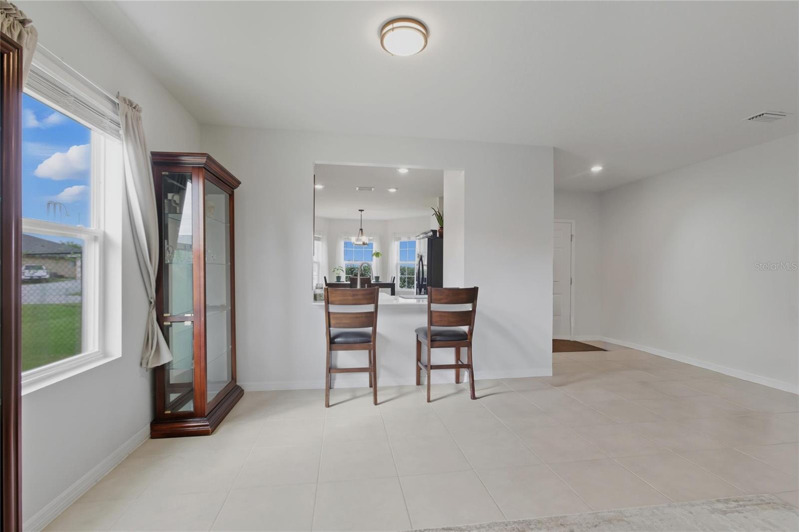 Image 12 of 37 For 314 Van Loon Terrace