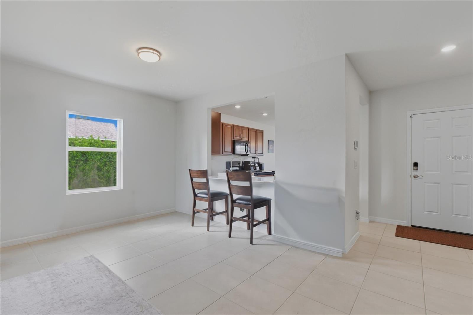 Image 13 of 37 For 314 Van Loon Terrace