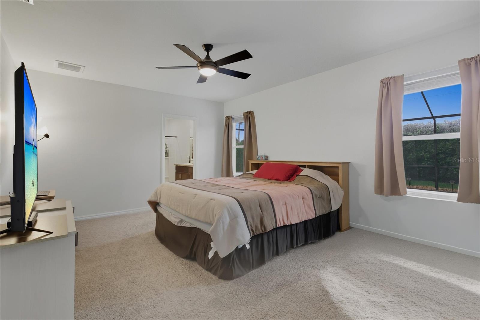 Image 14 of 37 For 314 Van Loon Terrace