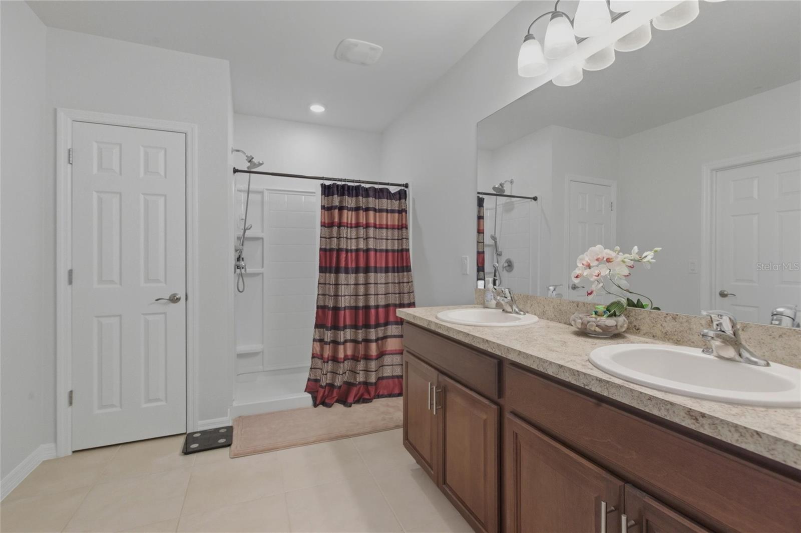 Image 17 of 37 For 314 Van Loon Terrace