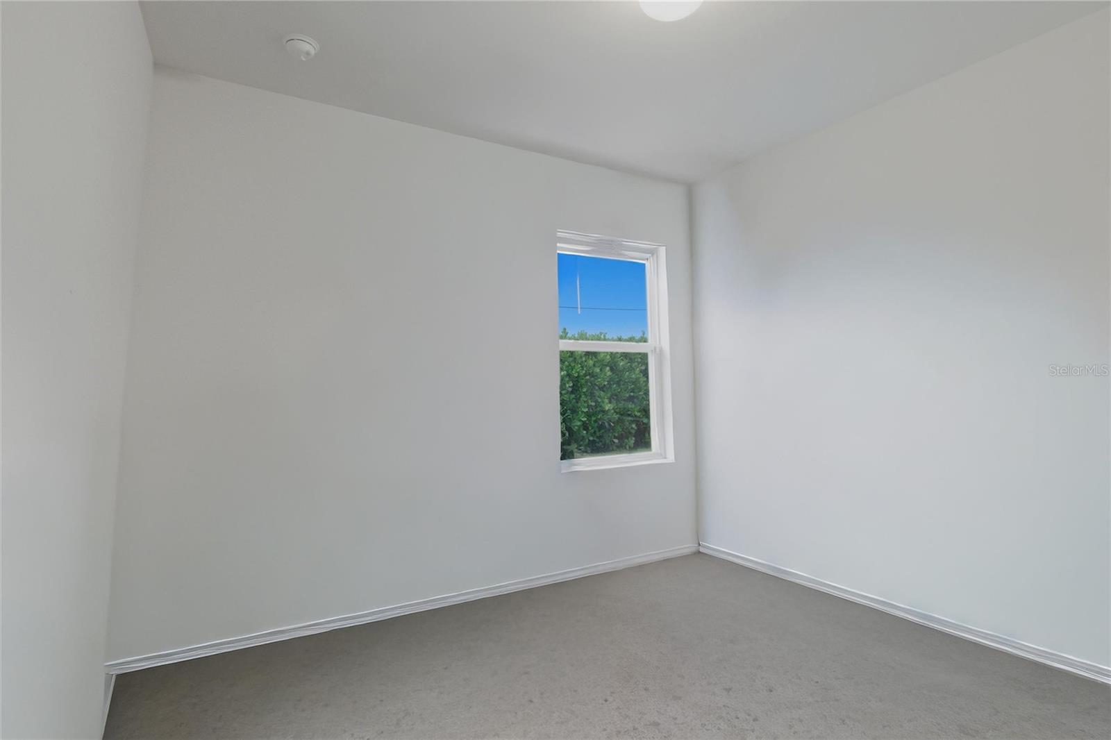 Image 18 of 37 For 314 Van Loon Terrace