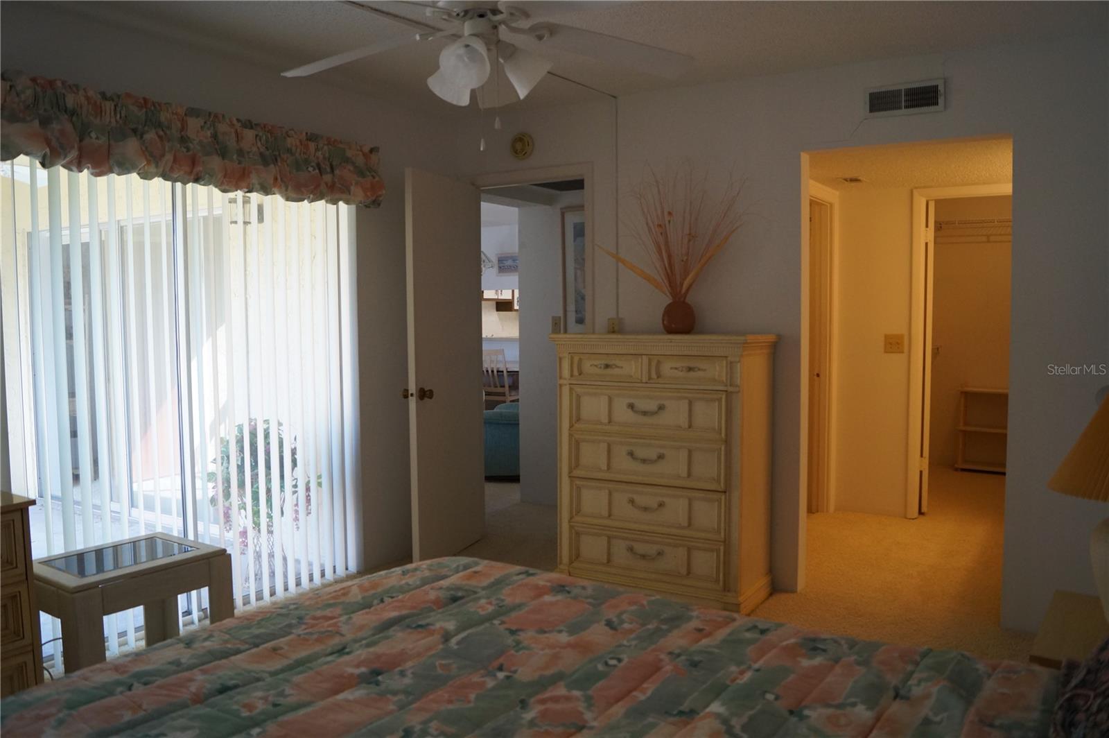Image 20 of 26 For 7701 Starkey Road 408