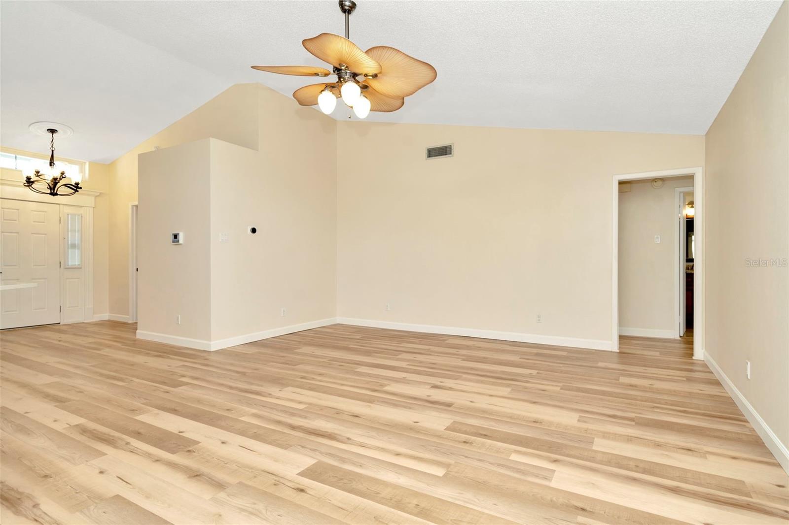 Image 14 of 45 For 1504 Attleboro Lane