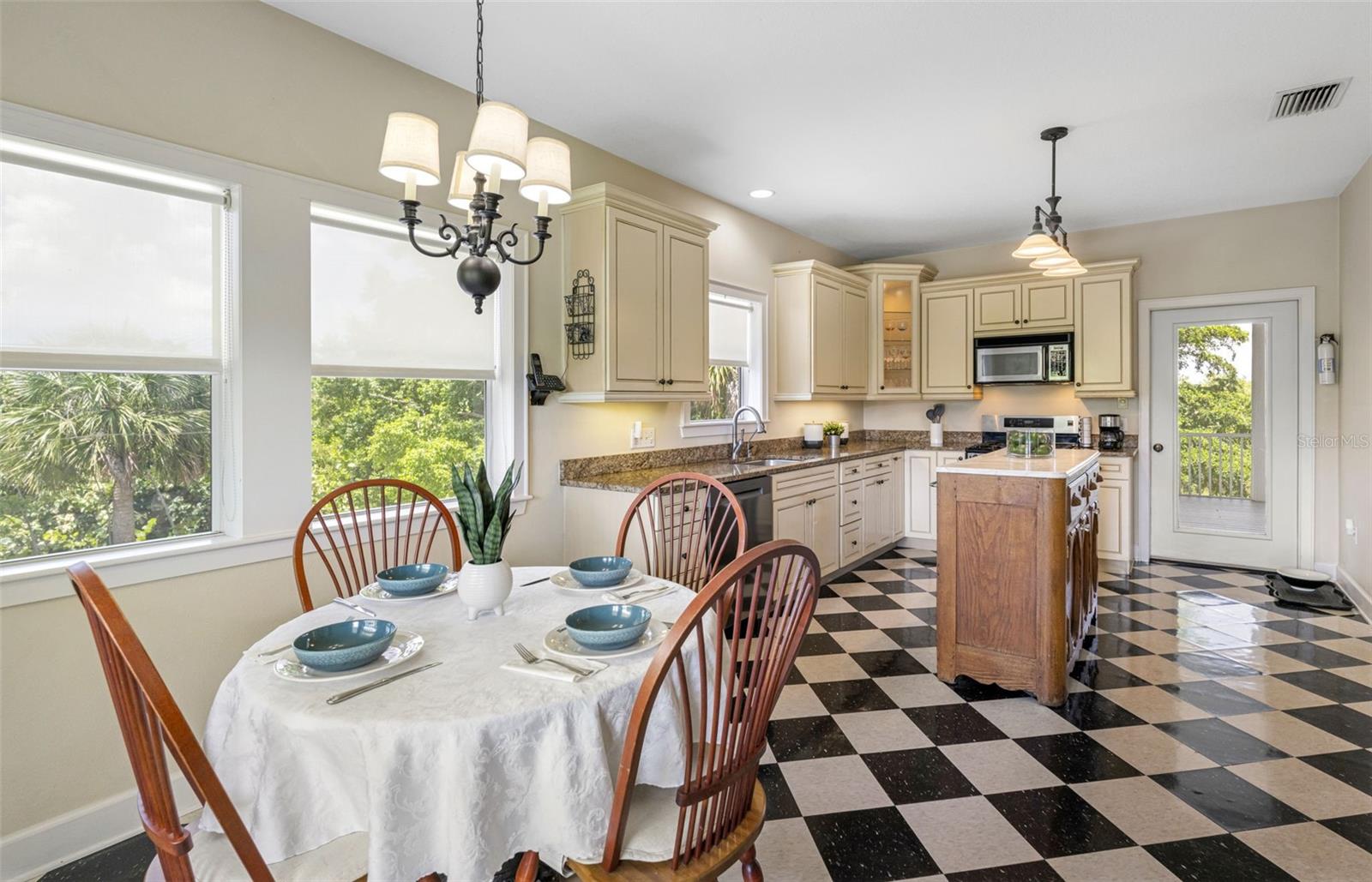 Image 23 of 60 For 1215 Bayshore Drive