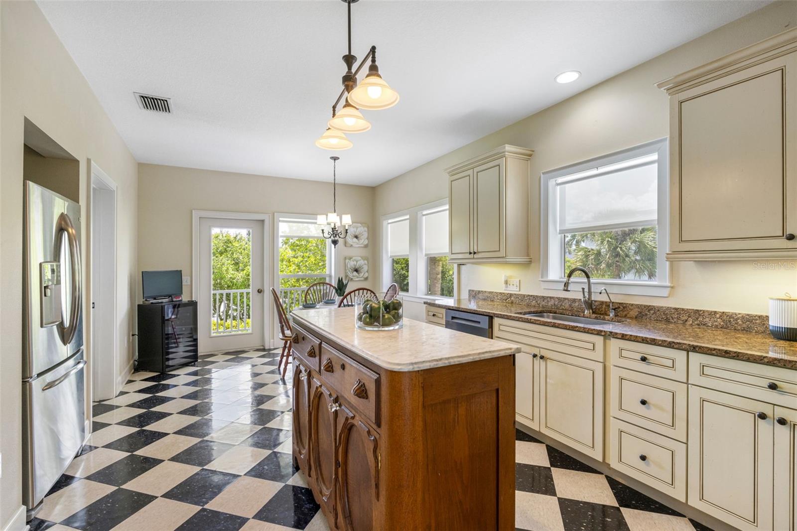 Image 25 of 60 For 1215 Bayshore Drive