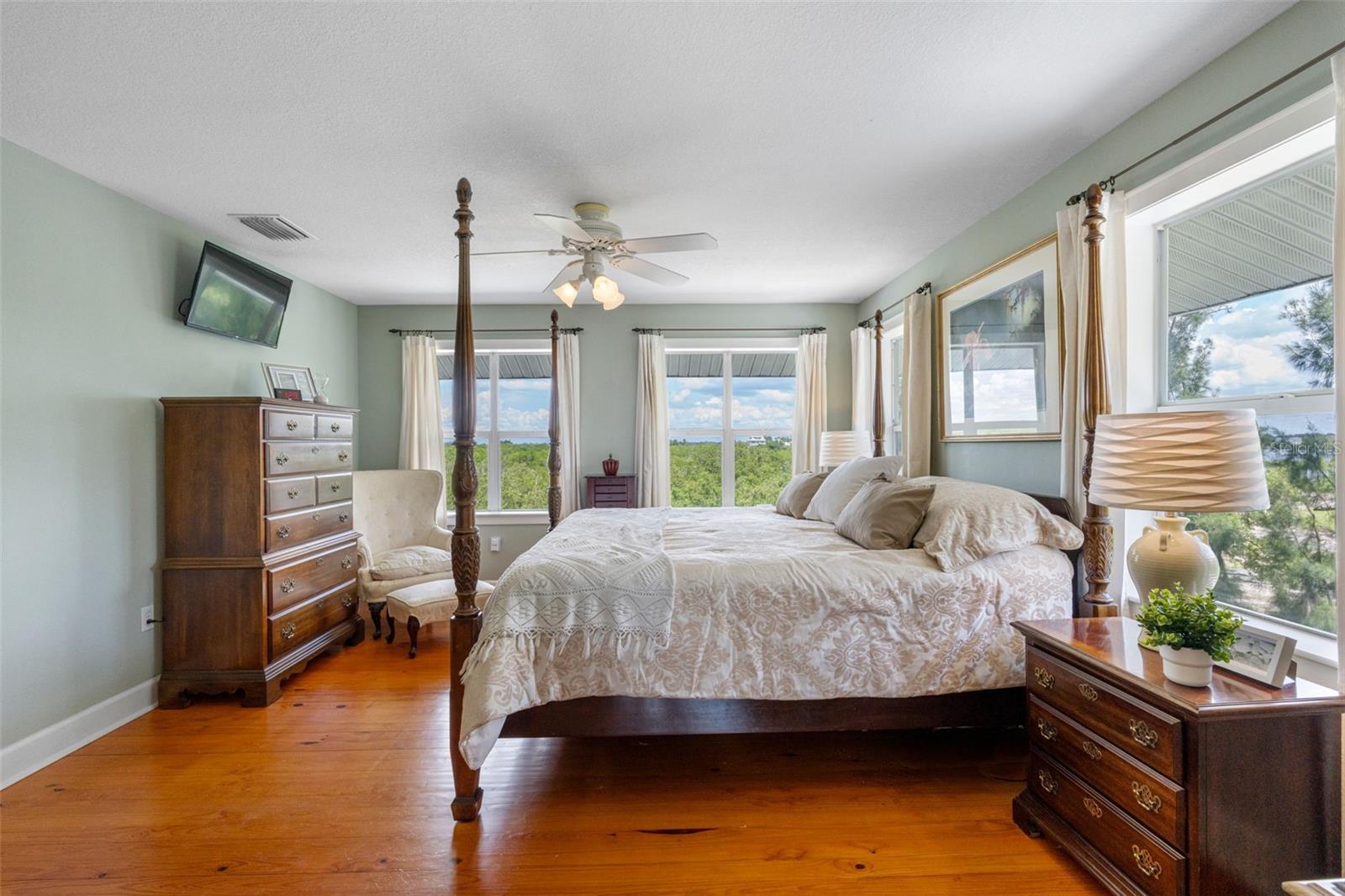 Image 30 of 60 For 1215 Bayshore Drive