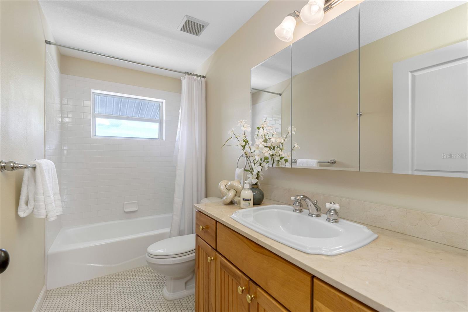 Image 36 of 60 For 1215 Bayshore Drive