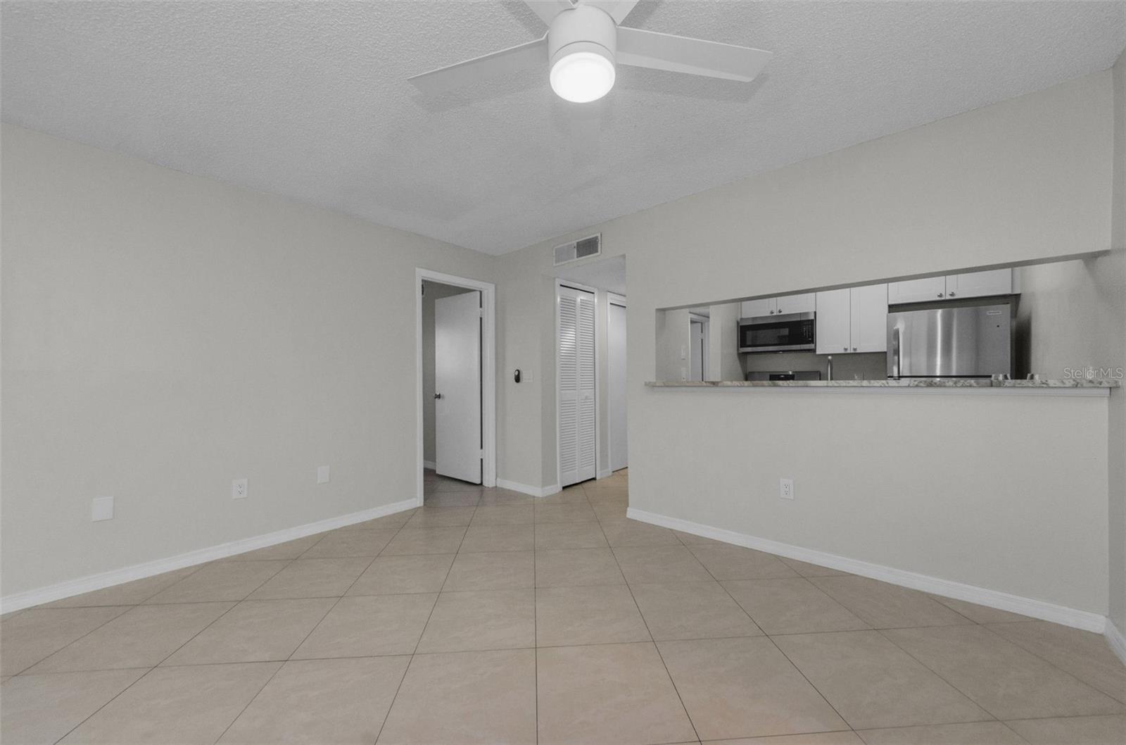 Image 10 of 37 For 3455 Countryside Boulevard 1