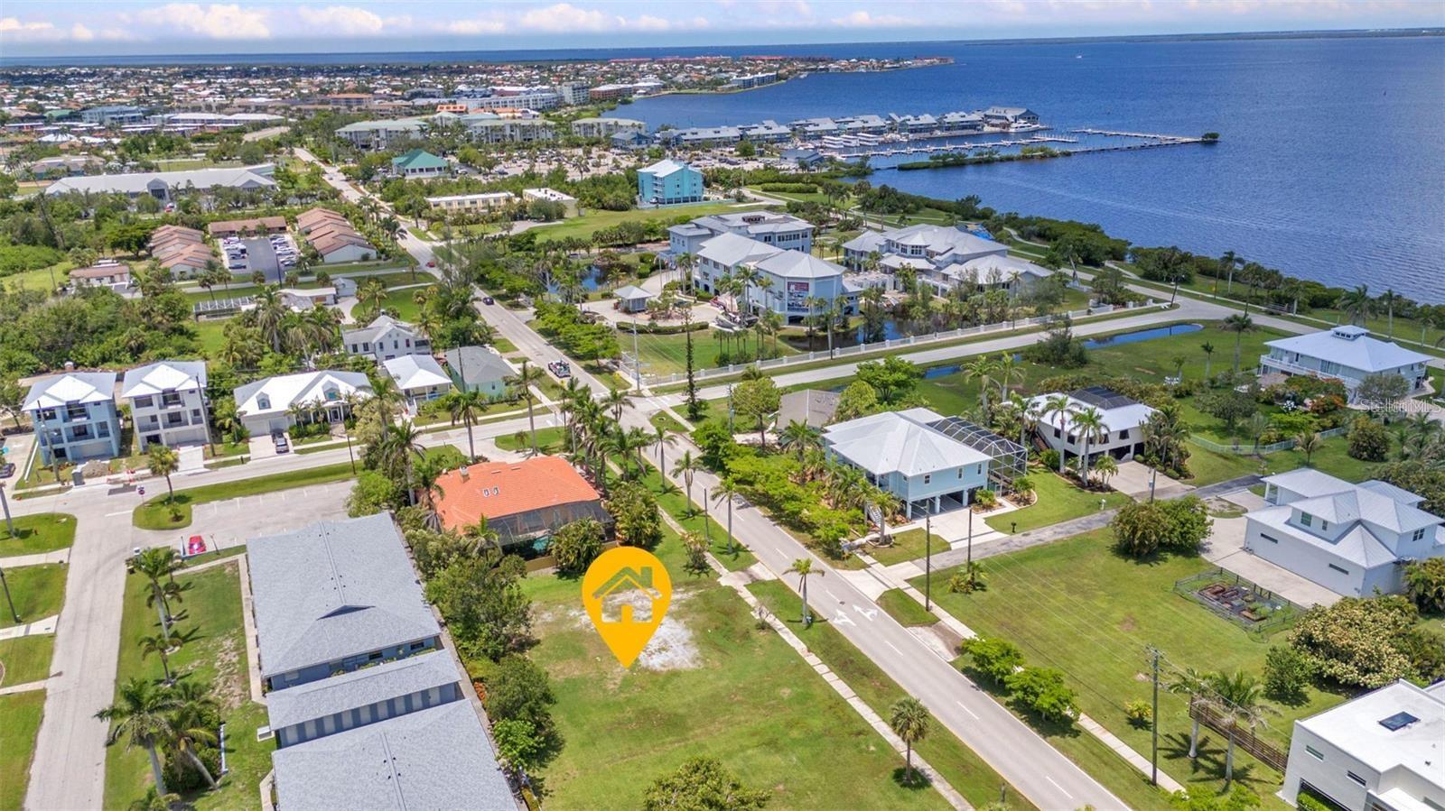 Image 20 of 25 For 821 Marion Avenue