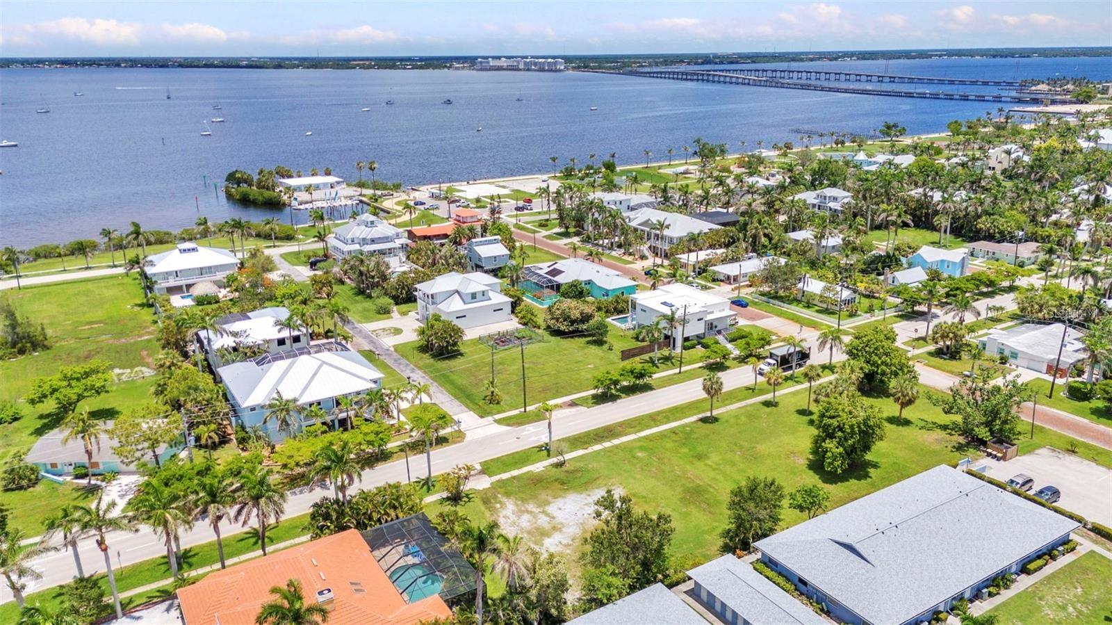 Image 23 of 25 For 821 Marion Avenue