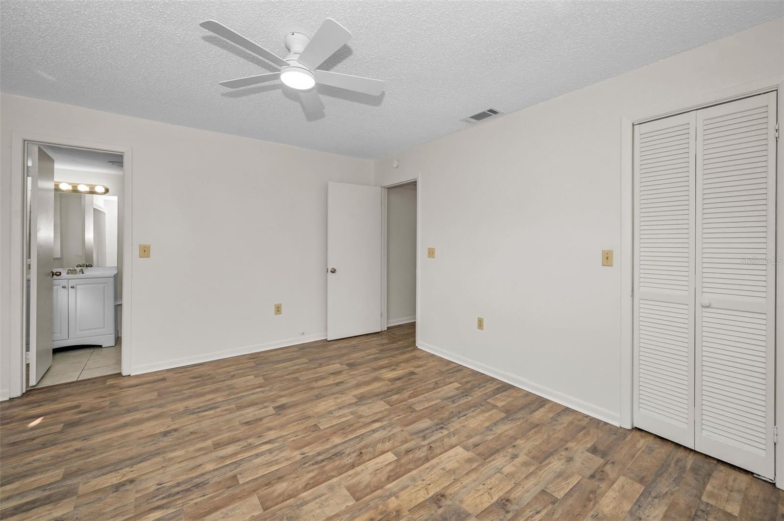 Image 18 of 49 For 230 Bayshore Boulevard 208