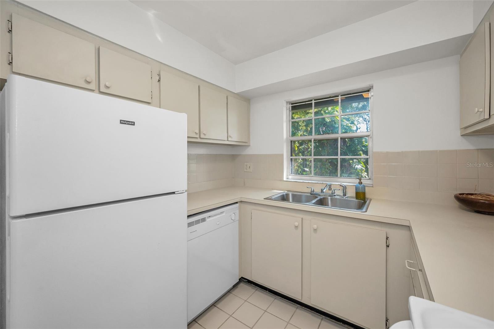 Image 21 of 49 For 230 Bayshore Boulevard 208