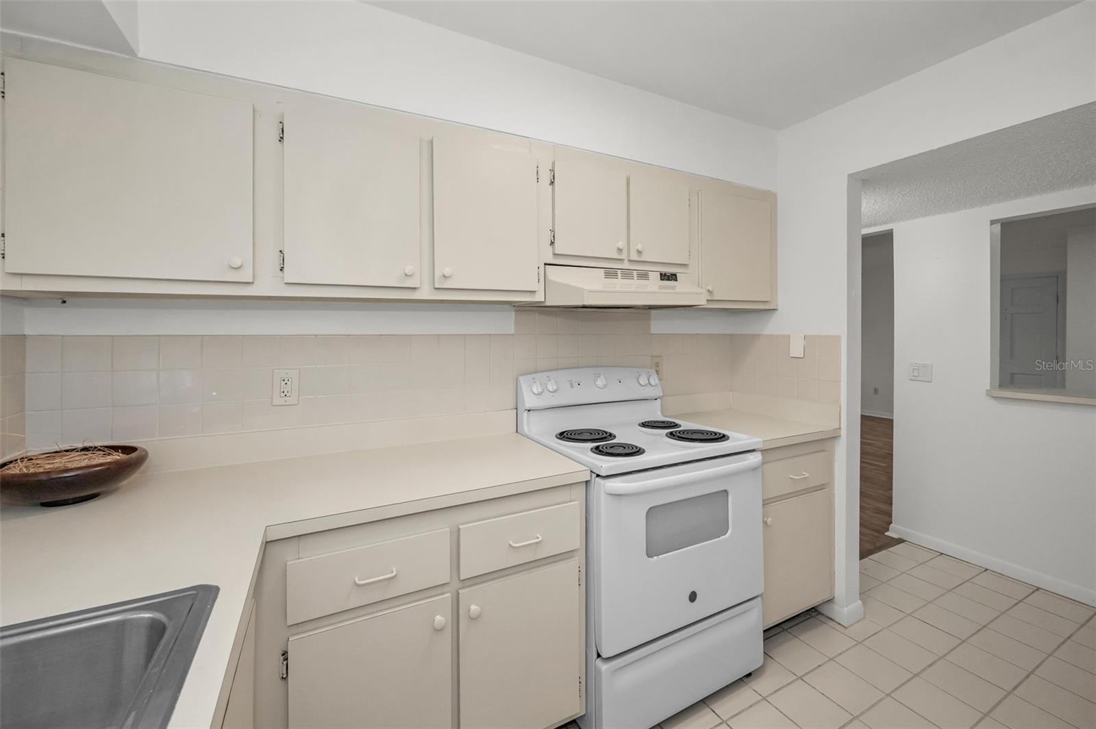 Image 22 of 49 For 230 Bayshore Boulevard 208