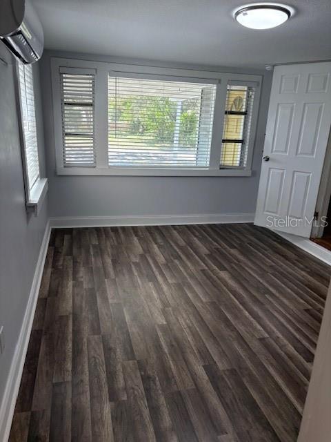 Image 9 of 23 For 4035 14th Avenue S